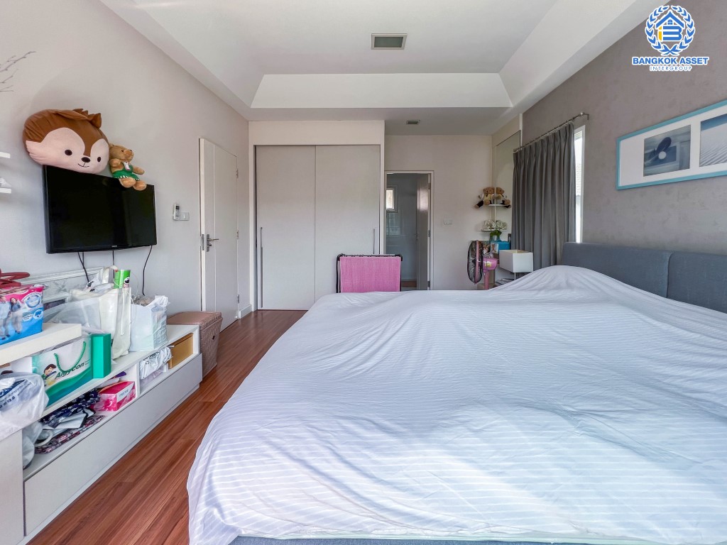 *****บ้านเดี่ยวมือสองย่านกรุงเทพฯ ม.มัณฑนาเลค วัชรพล จากแบรนด์แลนด์แอนด์เฮ้าส์ เนื้อที่กว้างขวาง 50.30 ตร.ว. ฟังก์ชัน 3 ห้องนอน 3 ห้องน้ำ ที่จอดรถ 2 คัน บ้านสวยพร้อมอยู่ บนทำเลแห่งการเดินทาง สภาพแวดล้อมเป็นเลิศ ใกล้รถไฟฟ้าสายสีเขียว "สถานีสายหยุด, สะพานใหม่" และทางด่วน "ฉลองรัช"